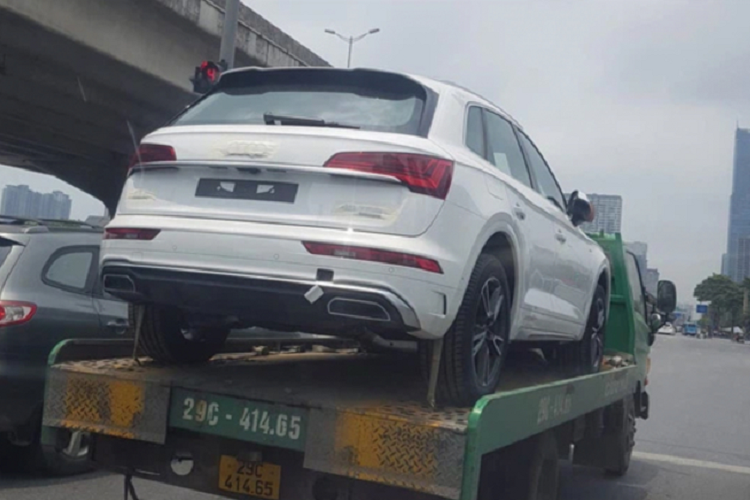 Đây là phiên bản Audi Q5 thế hệ mới sở hữu cấu hình động cơ nhỏ, 4cyl dung tích 2.0 lít tăng áp TFSI sử dụng kết hợp với hệ truyền động mild-hybrid (MHEV) cho tổng công suất 261 mã lực và mô-men xoắn cực đại và 370 Nm.
