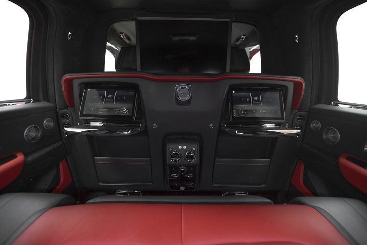 Phần khung của xe đã được gia cố để có thể đảm bảo an toàn một cách tối ưu nhằm biến khu vực khung xe khoang nội thất của xe trở thành một pháo đài kiên cố khó có thể xâm nhập. Các cửa kính quanh xe cũng đã được thay thế thành kính dày đạt tiêu chuẩn chống đạn CEN 1063 VR6 chống lại được đạn súng trường AK47. Trần xe và sàn xe cũng được bọc thép để có thể tránh được cùng lúc hai quả lựu đạn DM51 phát nổ cùng lúc.