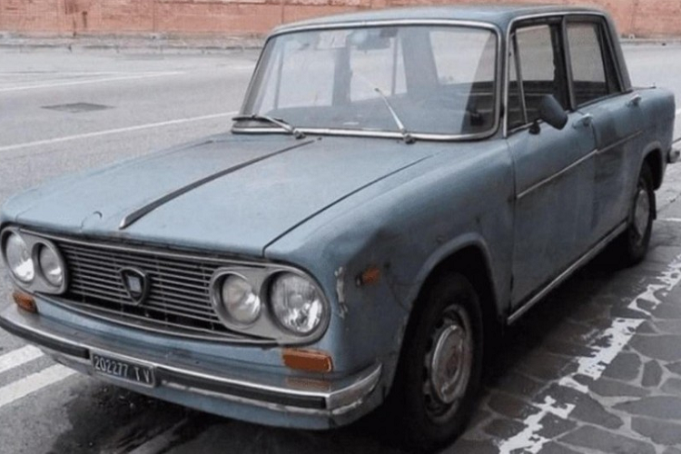 Sau gần 5 thập kỷ, chính quyền thị trấn Conegliano đã quyết định di dời chiếc ô tô này đi chỗ khác. Vào hôm 20/10 vừa qua, chiếc Lancia Fulvia đã được chuyển đến triển lãm Auto e Moto d'Epoca Motorshow ở thành phố Padua, tỉnh Padova, Ý. Tại đây, chiếc xe đã được trưng bày cùng hàng chục chiếc xế cổ vượt thời gian khác.