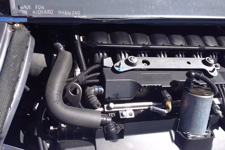 Khi ra mắt vào năm 2008, Morgan Aeromax có giá khởi điểm 110.000 Bảng (3,5 tỷ đồng). Như vậy, sau 16 năm, chiếc Morgan Aeromax của ông Allen đã tăng giá khoảng 33.000 Bảng (1,05 tỷ đồng). Điều này không có gì lạ vì Morgan Aeromax hiện đã trở thành mẫu xe sưu tập được nhiều người khao khát.