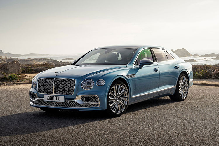 Sau hơn 2 năm trình làng, Bentley Flying Spur thế hệ thứ 3 cuối cùng đã được bổ sung phiên bản Mulliner cao cấp hơn. Đứng đằng sau mẫu sedan siêu sang này là bộ phận Mulliner chuyên sản xuất phiên bản đặc biệt hoặc chế tạo xe theo yêu cầu của khách hàng.