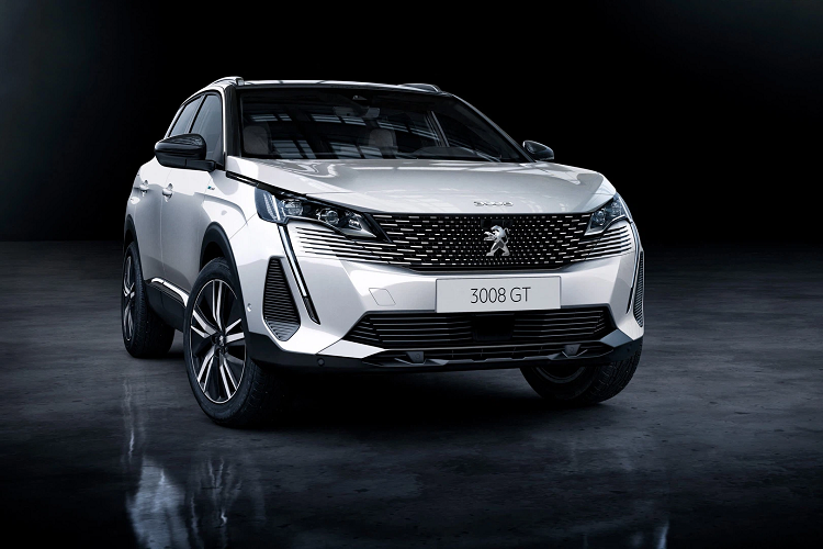 Các “option” tiện nghi nhiều khả năng sẽ không có gì thay đổi, bao gồm bảng đồng hồ kỹ thuật số 12,3 inch trên bản cao cấp – đây là trang bị hiện đang bị cắt bỏ tại một số thị trường quốc tế do thiếu hụt nguồn cung chip bán dẫn.