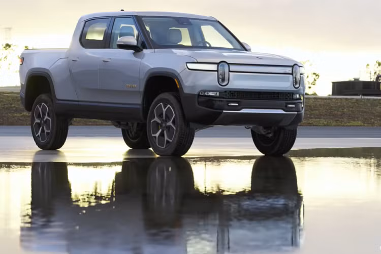 Nhìn chung, Rivian R1T thực sự là một mẫu bán tải ấn tượng, và không hề làm những người mong đợi thất vọng. Kể từ khi bắt đầu được bán ra thị trường, nó liên tục nhận được các bài đánh giá tích cực từ phía chuyên môn, và là một minh chứng cho thấy sức hấp dẫn của phân khúc bán tải điện đầy hứa hẹn.