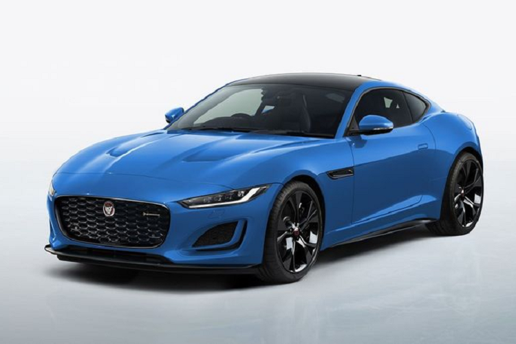 Giống như phiên bản XE Reims Edition đã được ra mắt vào năm 2019, Jaguar F-Type Reims Edition mới được hoàn thiện với màu sơn French Racing Blue cùng gói ngoại thất Black Pack tiêu chuẩn. Gói ngoại thất này bổ sung các chi tiết màu đen bóng cho viền lưới tản nhiệt, khe hút gió bên, lô-gô và mâm xe hợp kim 5 chấu 20 inch.