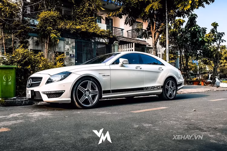 Cũng giống như BMW M6 hay Audi RS7, số lượng xe Mercedes-AMG CLS 63 tại thị trường Việt Nam không nhiều và chỉ dao động trong khoảng 3 - 4 chiếc.