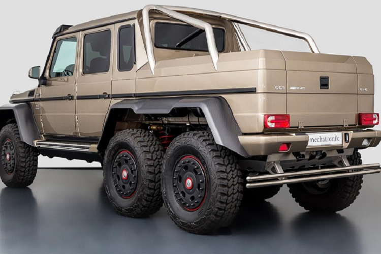 Giá xe Mercedes-Benz G63 AMG 6x6 được nhắc đến trong bài hiện đang được chào bán tại Đức với mức 872.000 Euro (khoảng 24,3 tỷ đồng), đây hứa hẹn sẽ trở thành một mẫu xe không thể thiếu trong bộ sưu tập của giới chơi xe.