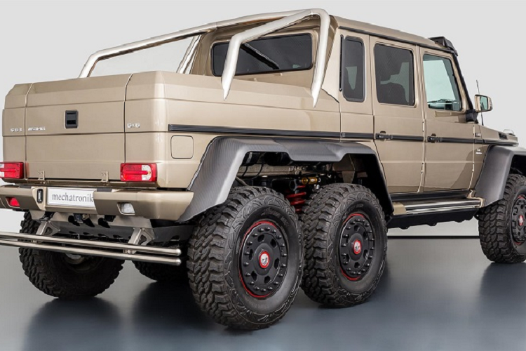 Một số nguồn tin cho biết rằng chiếc Mercedes-Benz G63 AMG 6x6 này từng được đấu giá bởi RM Sotheby tại Abu Dhabi vào tháng 11 năm 2019. Tại thời điểm đó, nó mới chỉ lăn bánh quãng đường xấp xỉ 225 km và được bán với mức giá 748.750 USD (khoảng 17,2 tỷ đồng).