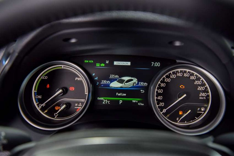 Theo một số nguồn tin, Toyota Camry 2022 sẽ được giới thiệu và về đại lý vào đầu năm sau hoặc có thể sớm hơn. Tuy nhiên, mức giá xe Toyota Camry 2022 vẫn chưa được hé lộ.