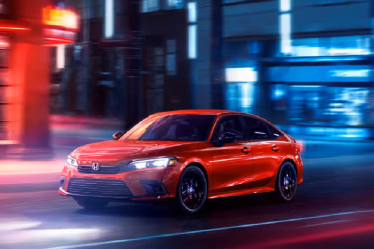 Hiện tại, Honda Bắc Mỹ vẫn chưa công bố thời điểm Honda Civic 2022 được “lên kệ” tại các đại lý ở Mỹ, bên cạnh đó giá bán của Civic 2022 vẫn chưa được tiết lộ. 