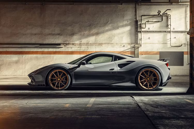 So sánh với mẫu xe thể thao Ferrari F8 Tributo độ Novitec lần đầu tiên được công bố vào tháng 6 năm ngoái với công suất 787 mã lực và 882 Nm, bản độ lần này sở hữu hiệu suất vượt trội hơn hẳn.