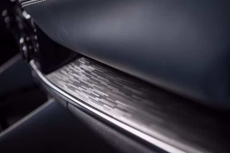 Phiên bản hybrid mạnh hơn của Qashqai sản sinh công suất 187 mã lực và mô-men xoắn 330 Nm. Với thiết lập e-Power, động cơ xăng 1.5L trên bản này chỉ để sạc cho động cơ điện. Mức giá xe Nissan Qashqai 2021 hiện chưa được công bố tại châu Âu.