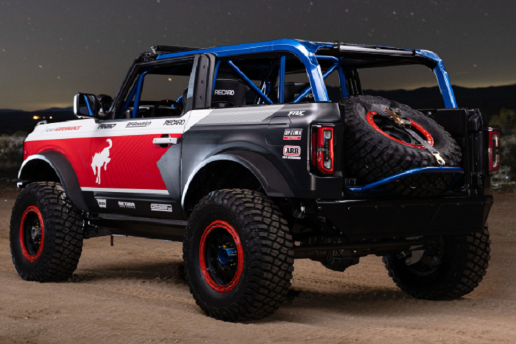 Là xe đua địa hình nên Bronco 4600 sở hữu hệ thống dẫn động bốn bánh được đặt hàng riêng.