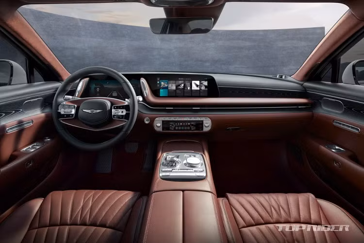 Tương tự như vậy, động cơ của phiên bản trục cơ sở dài cũng không giống bản thường. Xe được trang bị hệ truyền động mild hybrid 48V với máy xăng 6 xi-lanh, tăng áp, dung tích 3.5L, và hệ dẫn động 4 bánh toàn thời gian tiêu chuẩn.