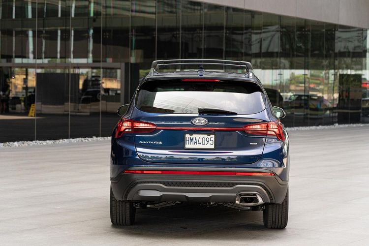 Tại thị trường Mỹ, giá xe Hyundai SantaFe XRT 2022 có mức bán ra khởi điểm từ 32.300 USD (tương đương khoảng 730 triệu đồng).
