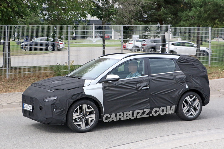 Hyundai Bayon sẽ chính thức được ra mắt vào nửa đầu năm nay. Giá xe Hyundai Bayon cũng như các phiên bản hiện vẫn chưa được tiết lộ.