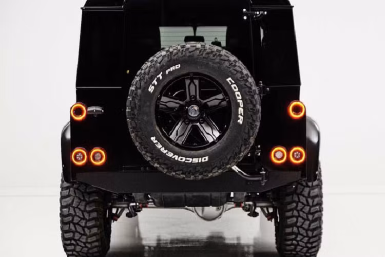 Land Rover Defender manh me va day suc hut nho Ares Designs-Hinh-5