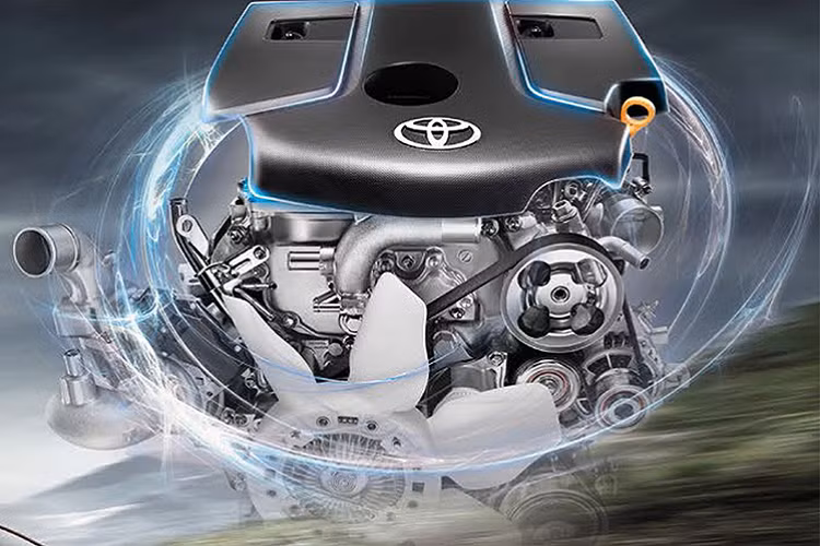 Cụm lưới tản nhiệt, cản trước và ốp đèn sương mù được sơn màu đen bóng. Dàn chân lắp bộ mâm 18 inch thiết kế mới đi cùng với kẹp phanh (heo phanh) được sơn màu đỏ bắt mắt. Ngoài ra, mẫu xe bán tải Toyota Hilux Revo GR Sport còn được thiết kế tem mới ở thùng sau.