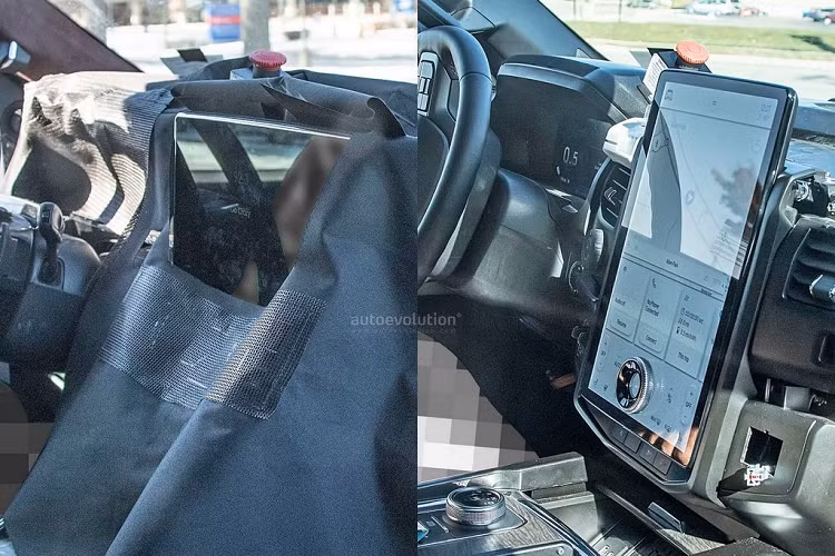 Chi tiết về hệ thống truyền động của Navigator 2022 vẫn chưa rõ ràng, Navigator thế hệ thứ tư hiện tại lần đầu tiên được giới thiệu tại Triển lãm Ô tô New York vào năm 2017 có động cơ EcoBoost V6 3,5 lít tăng áp kép giống như Ford F-150 Raptor, cho công suất 450 mã lực và mô-men xoắn 500 Nm, đi kèm hộp số tự động 10 cấp.