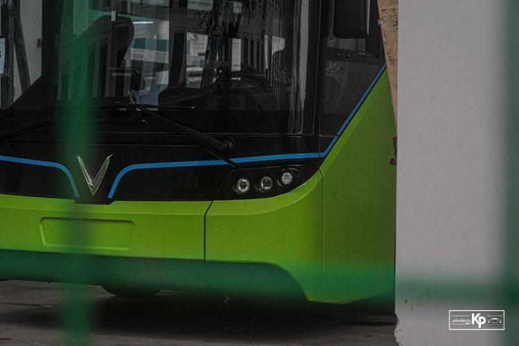 Đáng chú ý, nguồn điện cung cấp cho ôtô VinBus sẽ thông qua hệ thống năng lượng mặt trời được lắp đặt trên mái che của bãi đỗ xe.