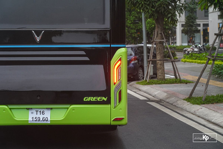 Theo quan sát của phóng viên, tại điểm tập kết, tập đoàn VinGroup cũng triển khai xây dựng, lắp đặt hệ thống phụ trợ nhằm giúp quá trình vận hành của VinBus thuận lợi hơn.