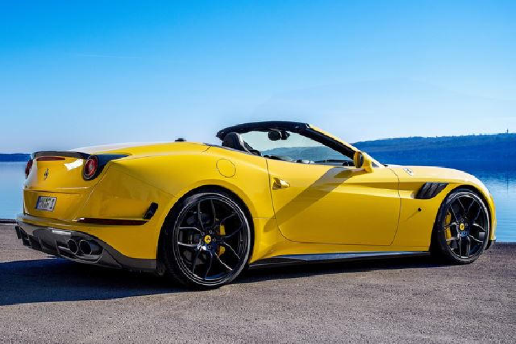 Cụ thể động cơ V8, dung tích 3.9 lít, tăng áp kép của xe cho công suất tối đa lên đến 552 mã lực và mô-men xoắn cực đại 755 Nm. Hai thông số này tăng 99 mã lực và tăng 270 Nm so với Ferrari California. Ferrari California T sẽ kết hợp cùng hộp số ly hợp kép 7 tốc độ tương tự xe đua F1, nhờ đó, phiên bản thế hệ thứ 2 chỉ mất thời gian 3,6 giây để tăng tốc lên 100 km/h từ vị trí xuất phát trước khi đạt vận tốc tối đa 315 km/h.