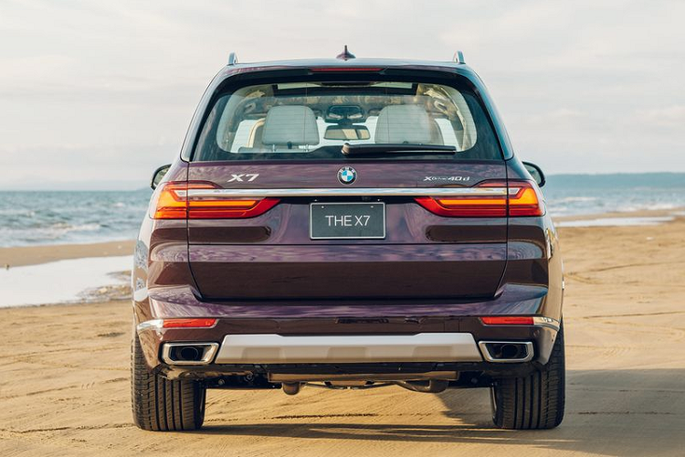 Giá xe BMW X7 Nishijin 2022 bán ra từ 16,8 triệu yên (tương đương khoảng 3,47 tỷ đồng), đáng tiếc xe đã bán hết bởi nó chỉ được sản xuất đúng 3 chiếc. 
