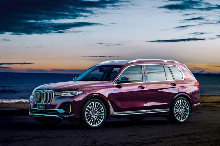 Phiên bản BMW X7 2022 đặc biệt này được đặt tên theo Nishijin-ori - một loại vải dệt truyền thống được sản xuất ở quận Nishijin của Kamigyō-ku ở Kyoto, Nhật Bản. 