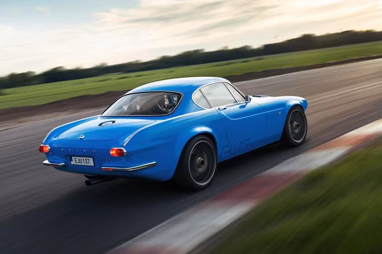 Kết quả là, chiếc xe đã nhanh chóng cán mốc 40.230 km mà không cần sửa chữa, rồi tiếp tục đạt mốc 80.467 km, 1,6 triệu km, và đạt mốc 3 triệu dặm (khoảng 4,8 triệu km) - tương đương với 120 vòng quanh trái đất.