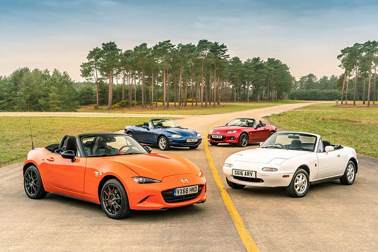  5. Mazda MX-5 Là một mẫu xe bền bỉ và đáng tin cậy, Mazda MX-5 chứng minh sức hấp dẫn khó cưỡng của mình khi trở thành mẫu xe mui trần bán chạy nhất thế giới, hiện tại, doanh số của Mazda MX-5 trên thị trường toàn cầu đã lên tới hàng triệu chiếc.