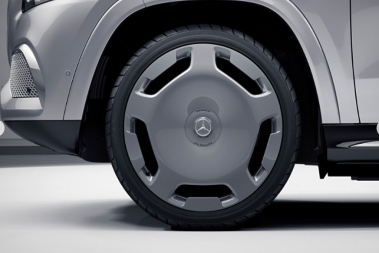 Dù sao đi nữa, "Project Maybach" vẫn rất đáng mong chờ bởi vì nó sẽ thể hiện cấp độ sang trọng tiếp theo của thế hệ sản phẩm mới từ Mercedes-Maybach siêu sang.