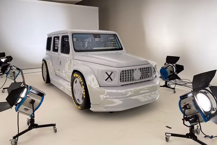 Mercedes-Maybach đã xác nhận điều đó khi nhắc đến "Project Maybach" bằng những cụm từ "không giống bất cứ thứ gì từng được Mercedes-Benz giới thiệu" và "khám phá, thúc đẩy những ý tưởng không bị giới hạn bởi khuôn khổ thiết kế và công nghệ hiện tại".