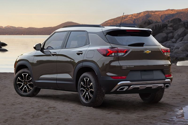 Mẫu xe SUV Chevrolet Trailblazer 2021 được đánh giá là một sự thành công lớn của hãng xe đến từ Mỹ, Steve Hills, Phó chủ tịch Chevrolet Bắc Mỹ chia sẻ rằng lượng đơn đặt hàng của Trailblazer hiện đang cao gấp 4 lần so với nguồn cung hiện tại, qua đó giá trung bình của xe được đẩy cao lên giúp hãng có thêm nguồn thu để vượt qua giai đoạn khó khăn.