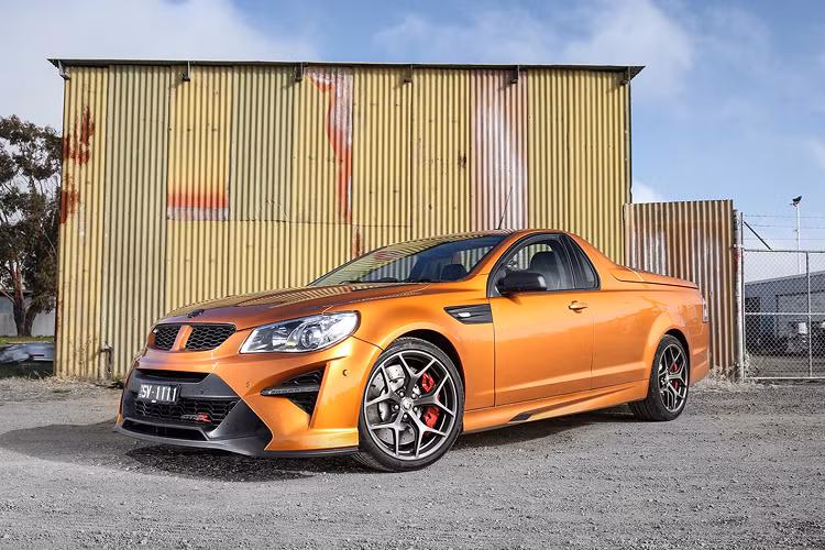 Không chỉ có vậy, chiếc bán tải đậm chất Úc này còn sử dụng một bộ giảm xóc SupaShock, và tốc độ được kiềm hãm bởi bộ kẹp phanh liền khối AP Racing 6 pít-tông rèn với rô tơ phía trước cỡ 410 mm.