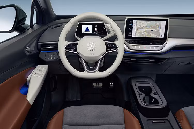 ID.4 AWD Pro bổ sung thêm chế độ lái Traction bên cạnh Sport, Comfort, Eco và Custom. Chế độ Traction có thể được kích hoạt ở tốc độ lớn hơn 19 km/h, giúp tăng độ bám của xe ở những mặt đường trơn trượt. Phiên bản AWD Pro và AWD Pro S sẽ khác nhau một chút về mặt thiết kế ngoại thất. Gói trang trí Gradient dành riêng cho bản Pro S sẽ bổ sung bộ mâm hợp kim nhôm 20 inch và các chi tiết trang trí độc đáo khác.