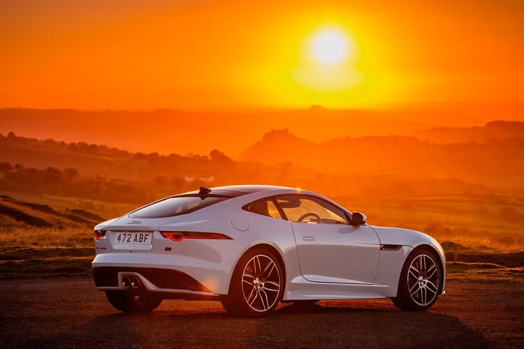 Jaguar Land Rover sap sa thai gan 5,4% tong so nhan vien-Hinh-2