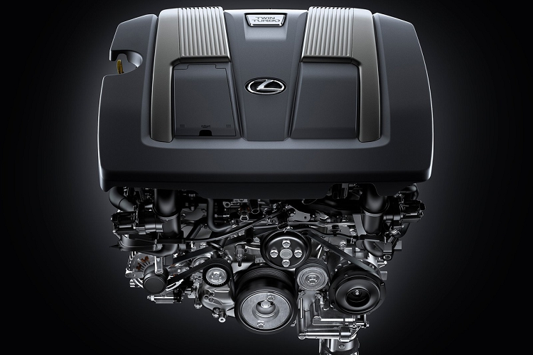 Cả 2 phiên bản Lexus LS 500 thế hệ mới đều đi kèm động cơ tăng áp kép Dynamic Force 3.5L V6, sản sinh công suất 415 mã lực tại 6.000 vòng/phút và mô-men xoắn 600 Nm tại 1.600-4.800 vòng/phút. Với hộp số tự động 10 cấp và hệ dẫn động cầu trước, chiếc sedan cỡ lớn có thể tăng tốc 0-100 km/h trong 5 giây, tốc độ được giới hạn ở 250 km/h.