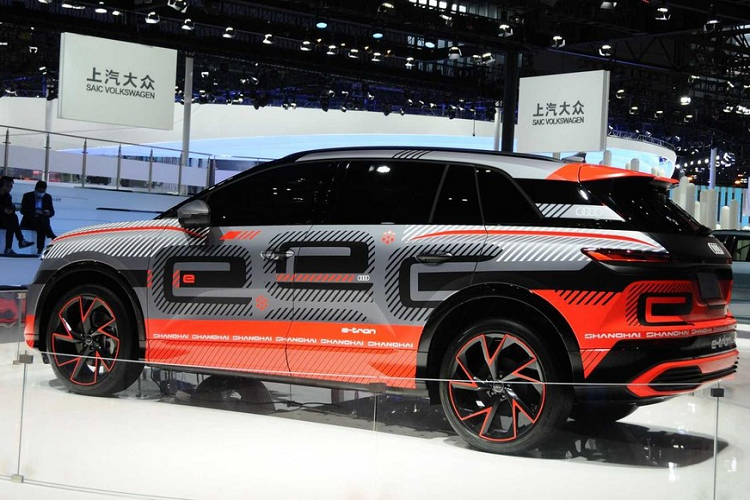 Về cự li di chuyển, ta cũng có thể thấy ID.6 ra làm mẫu với hai lựa chọn 58 kWh và 77 kWh, với loại thứ hai mang tới cự li di chuyển tối đa 588 km/h theo chu kỳ lái NEDC Trung Quốc. Thời gian sẽ cho biết mẫu SUV điện mới của Audi có thông số thực sự ra sao.