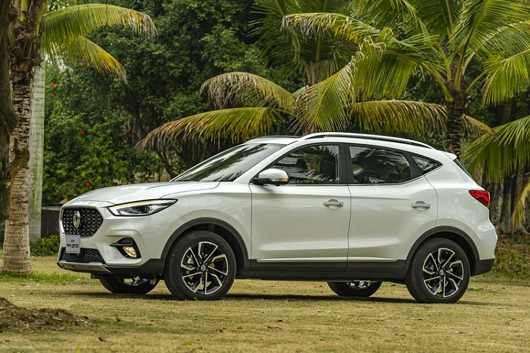 Theo đó, mẫu xe crossover MG ZS 2021 có nguồn gốc và chất lượng của một mẫu xe nhập khẩu trực tiếp từ Thái Lan. Như đã đề cập, Thái Lan được nhiều chuyên gia đánh giá là có nền sản xuất lắp ráp hàng đầu trong khu vực ASEAN. Nhờ vậy, những mẫu xe nhập khẩu trực tiếp theo dạng CBU từ thị trường này luôn mang đến cảm giác yên tâm cho khách hàng về phương diện chất lượng cũng như độ bền theo thời gian.