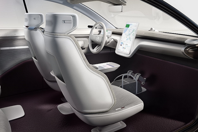 Điều này cũng dẫn đến một loạt các thay đổi, từ đặt trọng tâm với những tên tuổi Golf hay Tiguan, chuyển sang các ký hiệu như ID.3 và ID.4. Tương tự các hãng xe đồng hương như BMW và Mercedes cũng nổi tiếng với hai dòng xe iX và EQS.