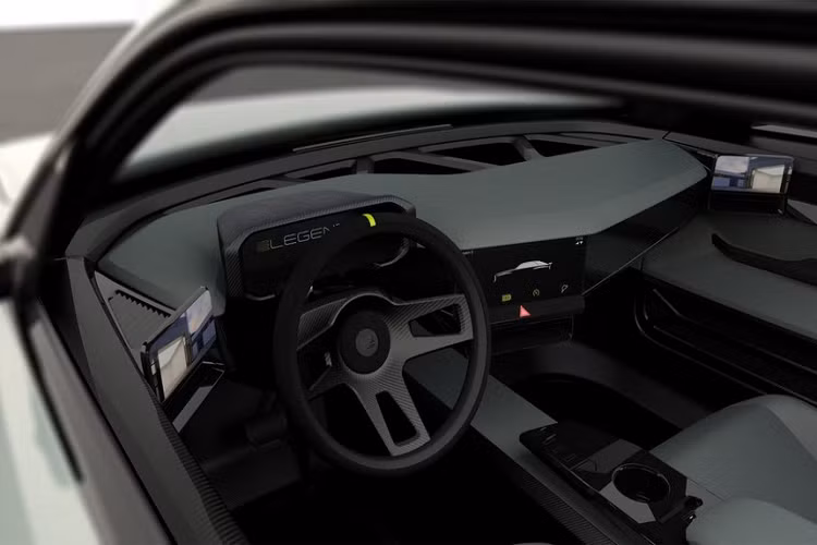 Công ty E-Legend hứa hẹn những con số hiệu suất đáng kinh ngạc với EL1, tuyên bố nó sẽ có thể gia tốc 0-100 km/h trong 2,8 giây và rồi đạt 200 km/h trong chưa đầy 10 giây. Hơn nữa, cụm pin được giới thiệu sẽ cung cấp cự li di chuyển 400 km và đủ chạy 2 vòng hoàn chỉnh đường đua Nurburgring ở Đức khi sử dụng chế độ lái SportPlus. Mẫu xe điện E-Legend EL1 bảnh bao này cũng có công nghệ điều hướng mô-men xoắn để hỗ trợ khả năng xử lý.