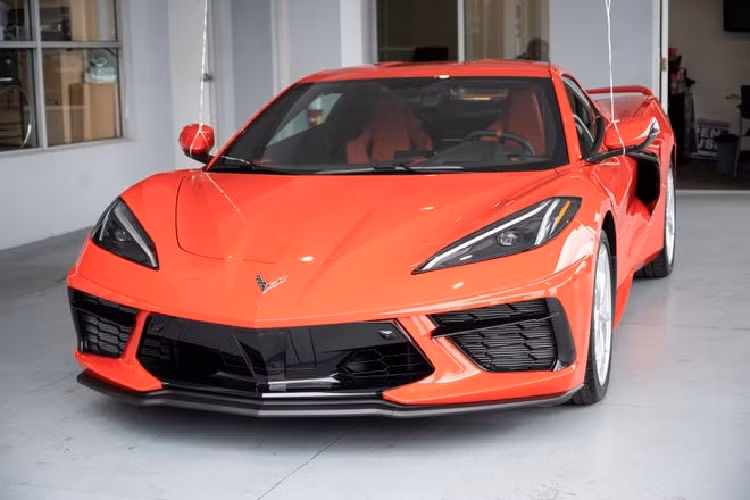 “Đây là món quà sinh nhật cho chính tôi,” ông Cook nói với báo chi địa phương. “Tôi đã sở hữu xe Corvette kể từ năm 1981 khi tôi mua chiếc đầu tiên. Đây là chiếc thứ 4 trong đời tôi. Tôi nóng lòng được mang nó đi tới các triển lãm xe”.