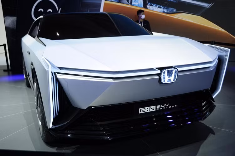 Là một phần của loạt xe điện thuần chủng sẽ ra mắt tại thị trường Trung Quốc trong 5 năm tới, hai mẫu concept Honda e:N SUV và Coupe đã được trưng bày tại Triển lãm ô tô Quảng Châu 2021, mang đến cái nhìn trước đối với những mẫu xe sản xuất tương ứng.