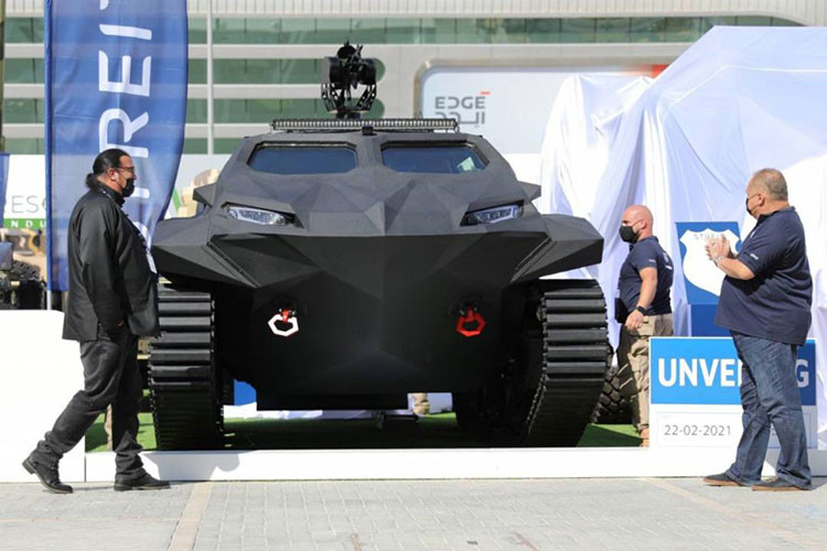 Các phương tiện lưỡng cư không phải là một phát minh mới mẻ, nhưng không vì thế mà chúng không làm mọi người thấy kinh ngạc mỗi khi có một sản phẩm mới ra đời. Mẫu xe Storm bọc thép mới nhất từ Highland Systems dĩ nhiên không phải ngoại lệ, nhưng cảm giác kinh ngạc có lẽ là chưa đủ để diễn tả về nó.