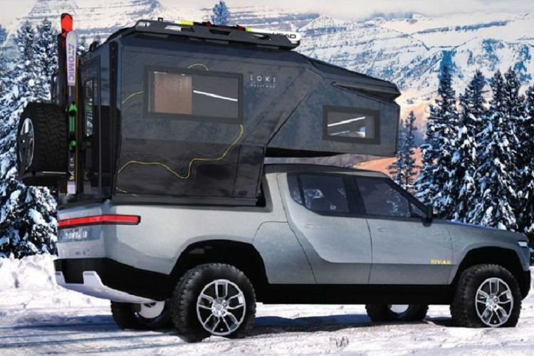 Tại Mỹ, giá xe Falcon Series có mức bán ra từ 135.000 USD (khoảng 3,09 tỷ đồng), chưa bao gồm xe tải gốc, xe cắm trại Falcon Series được thiết kế để phù hợp với thùng xe các kích thước 1,524 m - 1,981 m và 2,438 m.