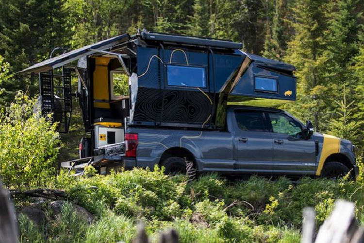 Cụ thể, Falcon Series của Loki được thiết kế để phù hợp với nhiều loại xe tải - từ Toyota Tacoma đến Ford Super Duty, thậm chí là cả Rivian R1T và Tesla Cybertruck. Đặc biệt, Falcon Series có thể cắm trại 4 mùa nhờ có điều hòa nhiệt độ tiêu chuẩn, máy sưởi, nguồn cấp nước nóng và vật liệu cách nhiệt composite tổng hợp.