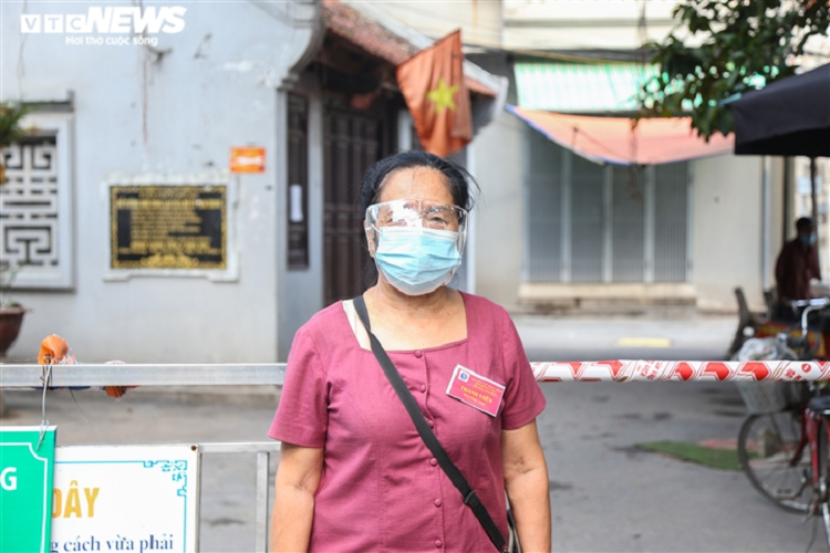 Ảnh: 50 chốt "vùng xanh" phòng chống COVID-19 đầu tiên tại Hà Nội - Hình 3 Anh: 50 chot