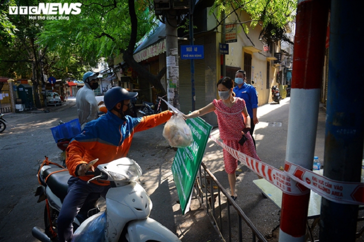 Ảnh: 50 chốt "vùng xanh" phòng chống COVID-19 đầu tiên tại Hà Nội - Hình 6 Anh: 50 chot