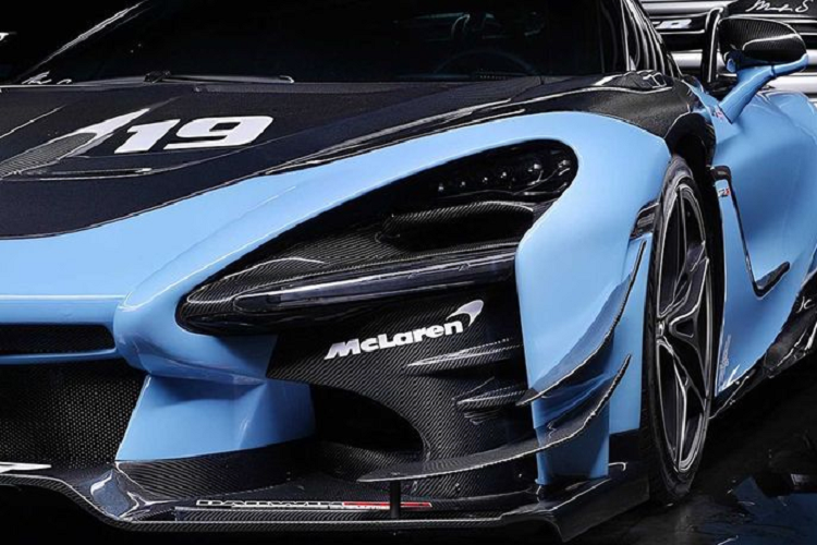 Gói nâng cấp bao gồm cản trước, ốp sườn và bộ khuếch tán sau giống như trên Senna GTR, tất cả đều làm từ sợi carbon.