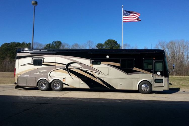 Vào năm ngoái, thương hiệu xe Tiffin đã công bố mối quan hệ hợp tác với tập đoàn Thor Industries nhằm đẩy mạnh hơn nữa hoạt động sản xuất motorhome trong tương lai.