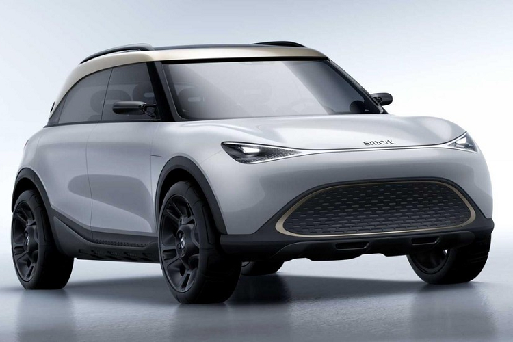 Tại Triển lãm Ô tô Frankfurt 2005, thương hiệu Smart đã lần đầu tiên chơi đùa với ý tưởng crossover bằng cách hé lộ mẫu concept Formore. Tuy nhiên, mẫu xe đó không bao giờ được đưa vào sản xuất thật vì khó khăn tài chính của công ty DaimlerChrysler đã giải thể. Tua nhanh tới tháng 9 năm 2021, mẫu crossover Smart chạy điện mới đã quay trở lại với một hình thù hoàn toàn mới.